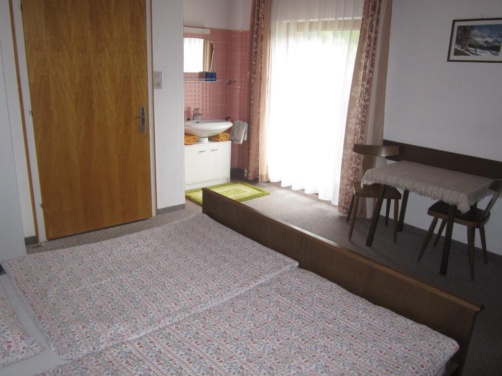 ゴーザウGastehaus Poschアパートメント 部屋 写真